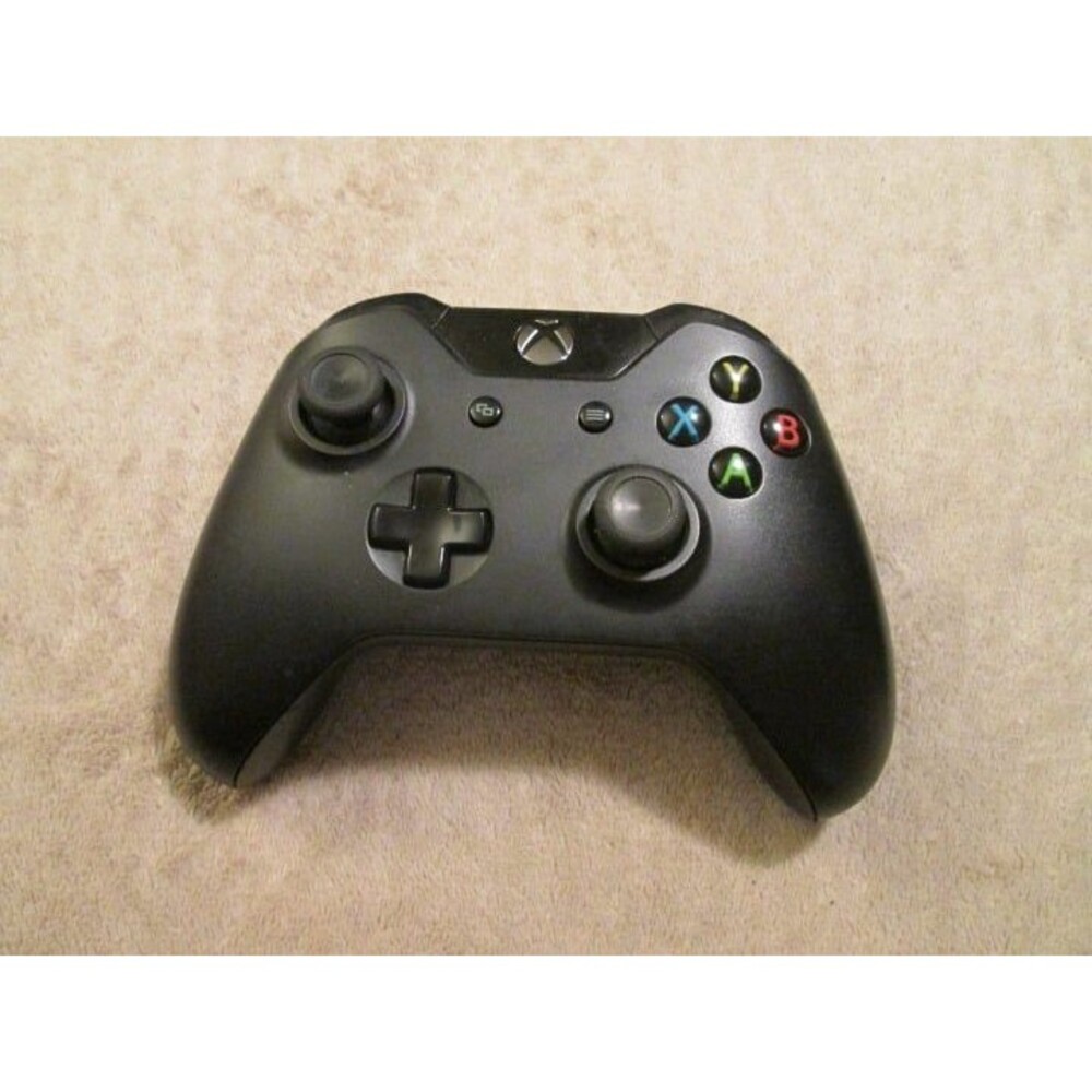 Xbox One Controller - Picture 2 of 3